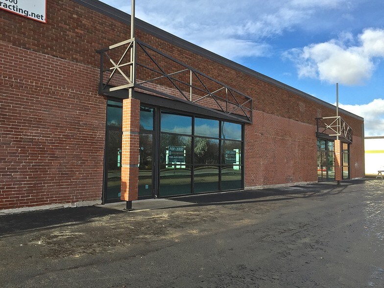 More Photos Of 10939 120th St NW, Edmonton General Retail For Lease