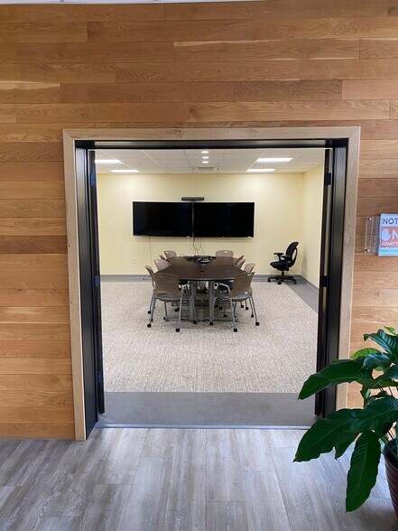 More Photos Of 3156 N Valley Pike, Harrisonburg Office For Lease