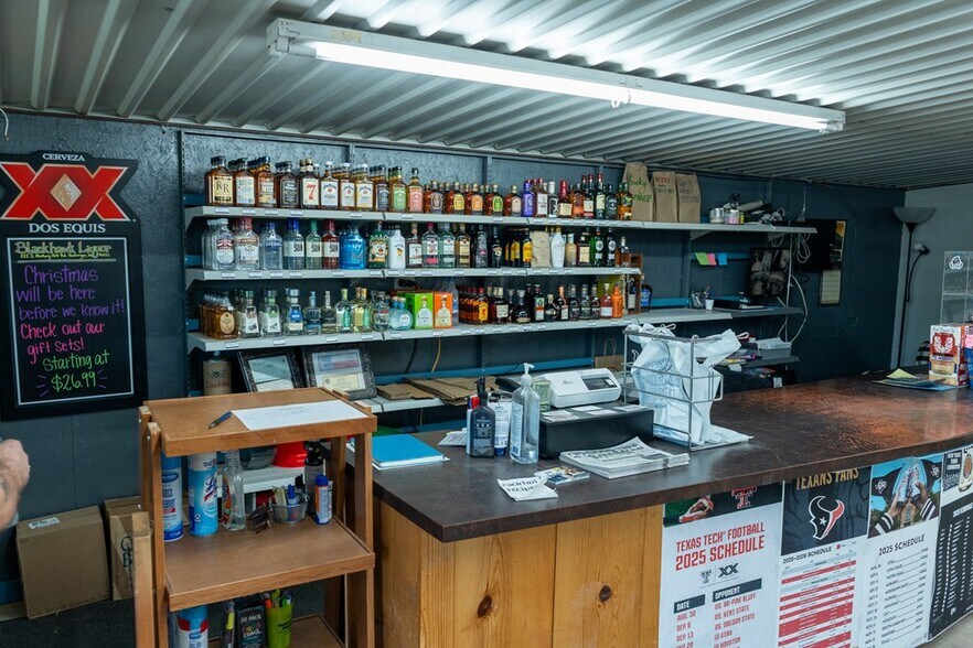 More Photos Of 111 S Hickory Hill Rd, Ballinger General Retail For Sale