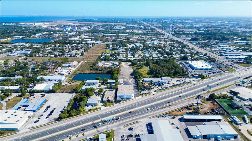 More Photos Of 13755 U.S. Highway 19 N, Clearwater Warehouse For Lease