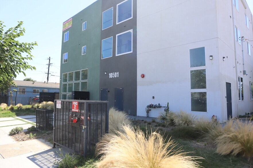 More Photos Of 10501 Wilmington Ave, Los Angeles Apartments For Sale