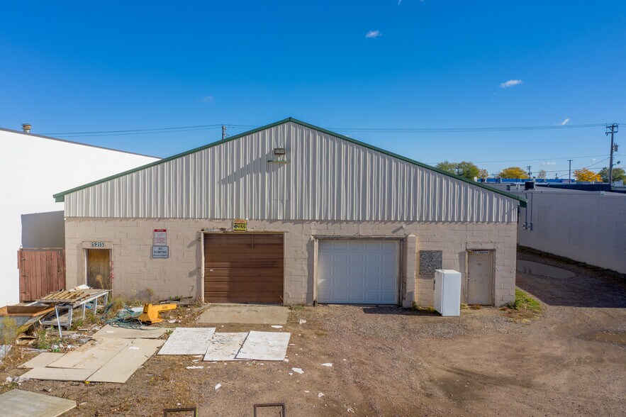 More Photos Of 5213 W Broadway Ave, Minneapolis Auto Dealership For Lease