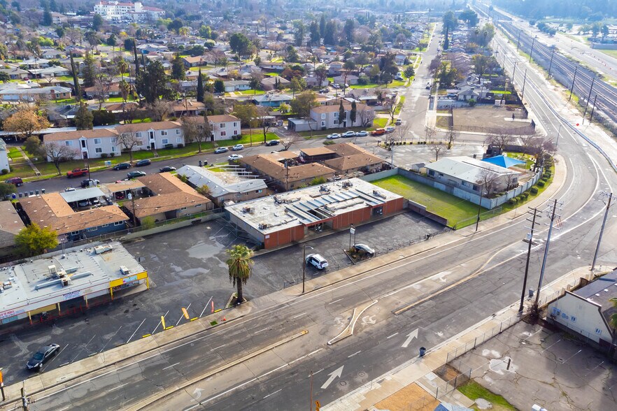 More Photos Of 1524 N West Ave, Fresno Office For Sale