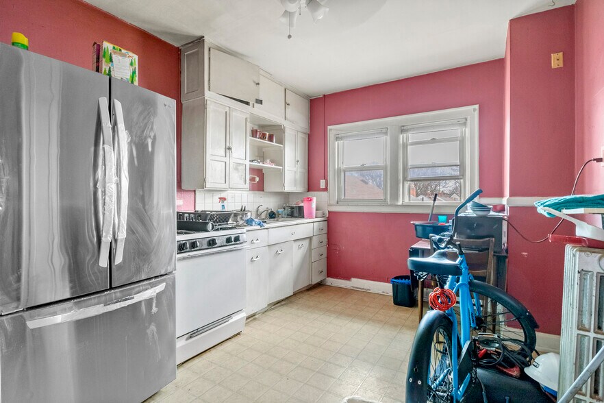More Photos Of 1205 Garfield Ave, Lincoln Park Apartments For Sale