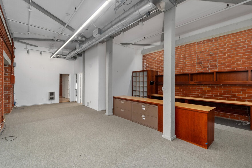 More Photos Of 580 Broadway St, Laguna Beach Office For Lease