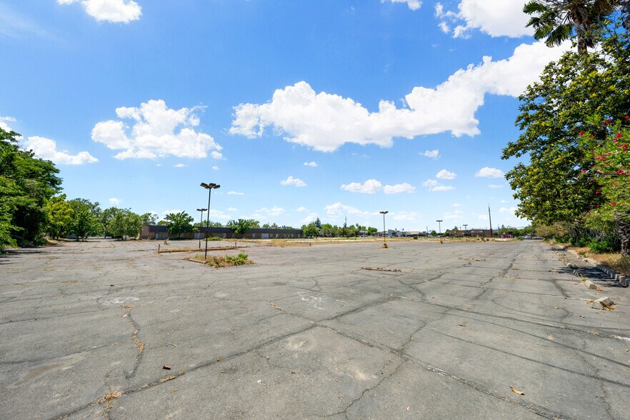 More Photos Of 1420 Howe Ave, Sacramento Land For Sale
