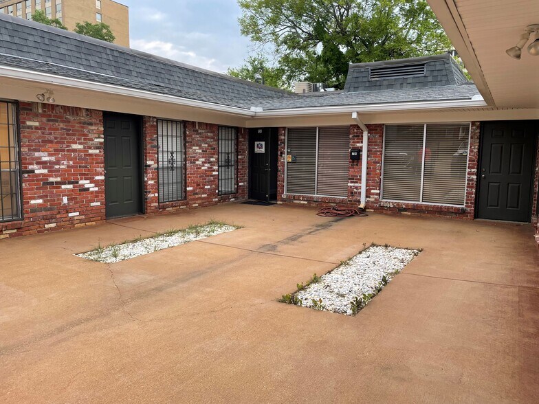 Primary Photo Of 754 N President St, Jackson Office Residential For Sale