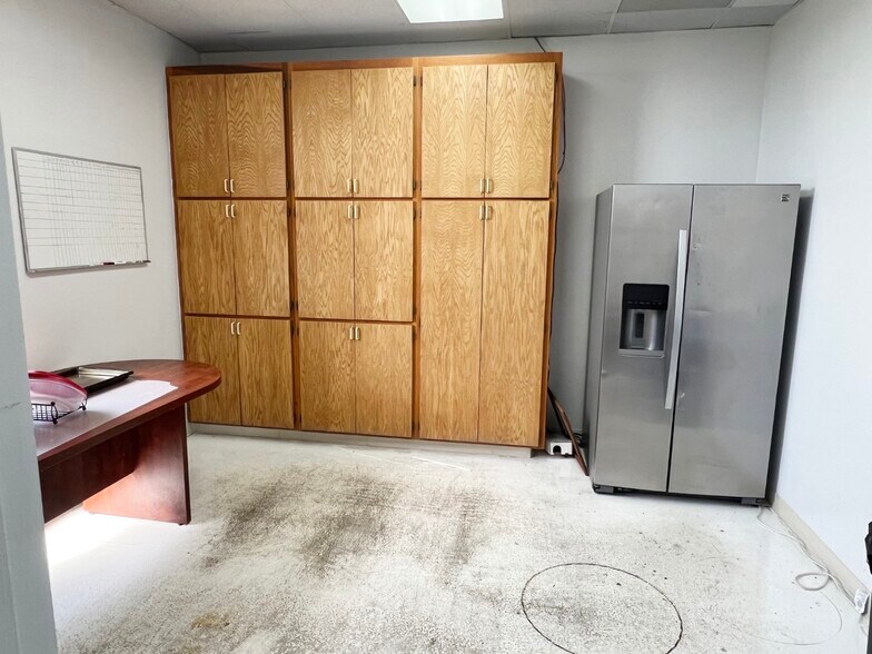 More Photos Of 3219 Auto Plaza, Richmond Office For Lease