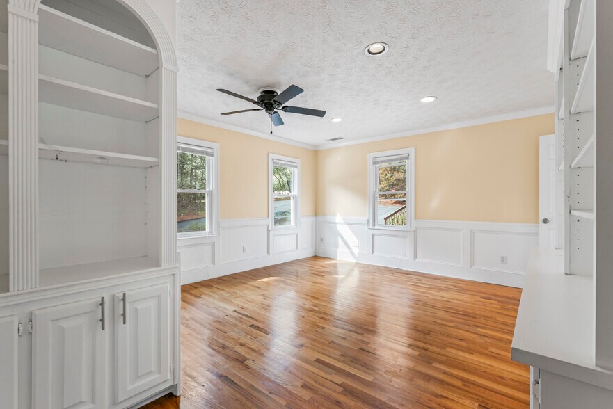 More Photos Of 4953 Presidents Way, Tucker Loft Creative Space For Sale