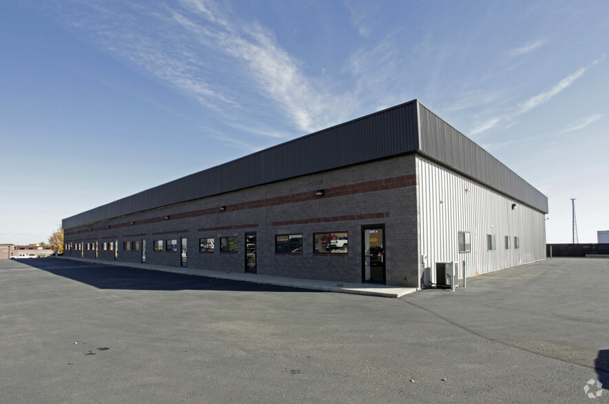 Primary Photo Of 1740 Skyway Dr, Longmont Warehouse For Lease