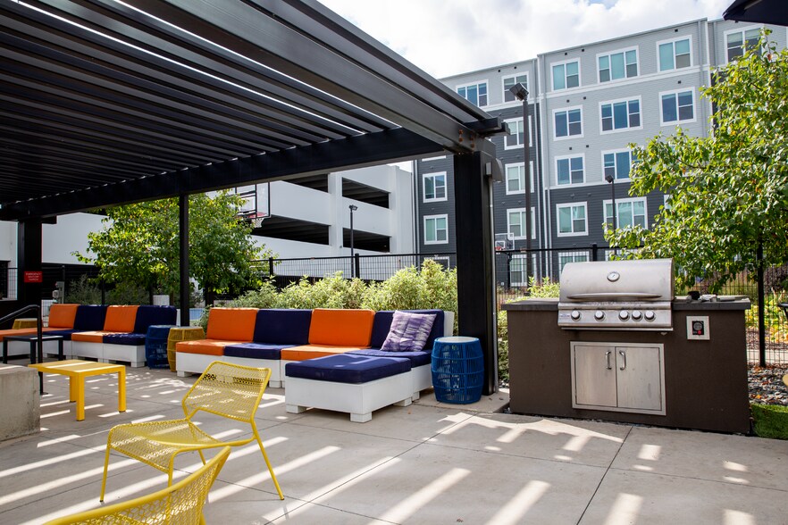 More Photos Of 104 E 7th St, Coralville Apartments For Lease