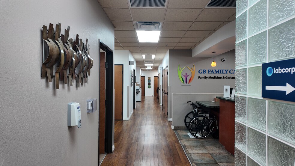 More Photos Of 9150 W Indian School Rd, Phoenix Medical For Sale