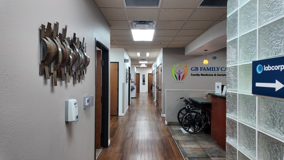 More Photos Of 9150 W Indian School Rd, Phoenix Medical For Sale