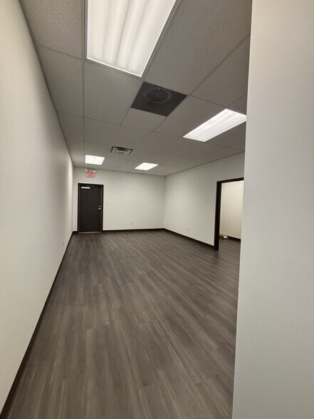 More Photos Of 405 N Main St, Gretna Office For Lease