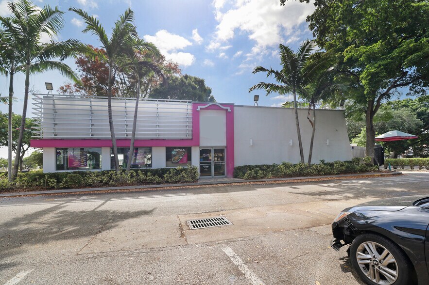 More Photos Of 750 W Sample Rd, Pompano Beach Fast Food For Lease