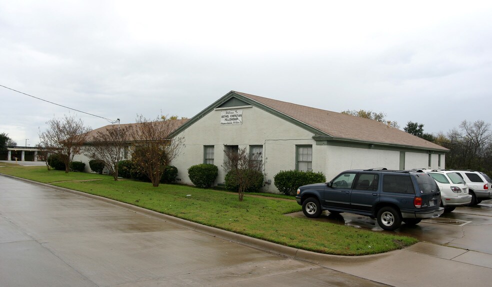 More Photos Of 3500 Marquita Dr, Fort Worth Office For Sale