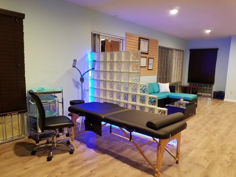 More Photos Of 9121 Garden Grove Blvd, Garden Grove General Retail For Lease