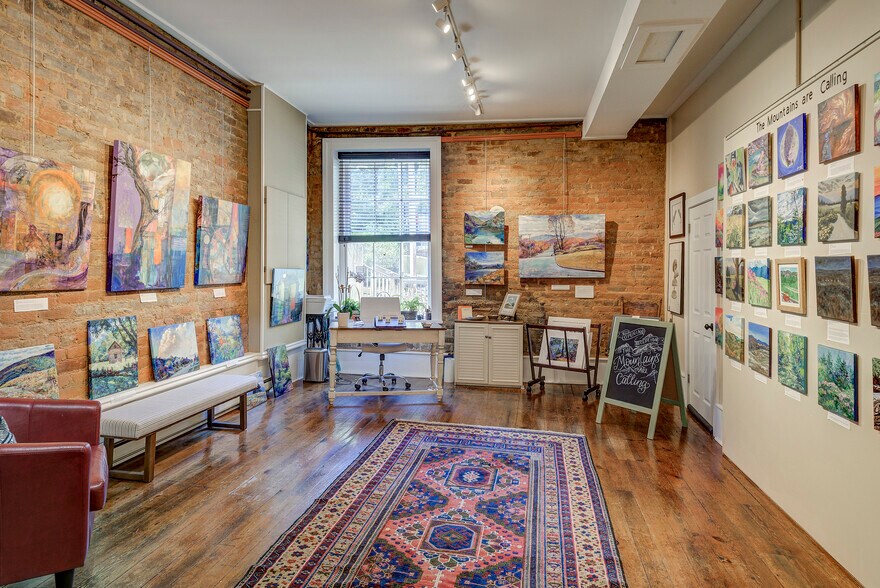 More Photos Of 107 E Main St, Jonesborough Storefront For Sale