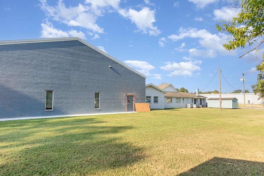 More Photos Of 420 Paul St, Rocky Mount Specialty For Lease