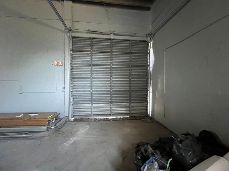 More Photos Of 1031 NW 21st St, Miami Warehouse For Sale