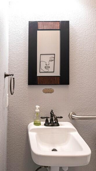 More Photos Of 1012 Airport Rd, Destin Office Residential For Sale