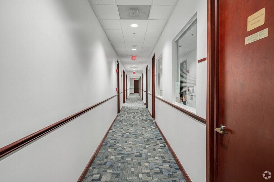 More Photos Of 1375 Gateway Blvd, Boynton Beach Coworking Space