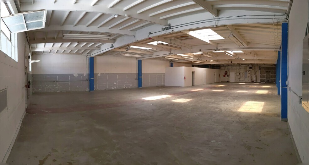 More Photos Of 936 W Hyde Park Blvd, Inglewood Manufacturing For Lease