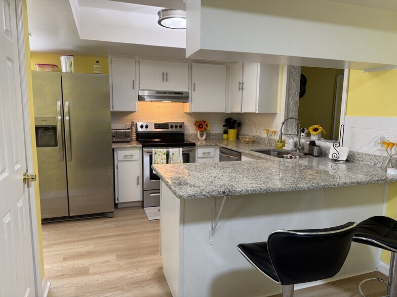 More Photos Of 322 Regal Park Dr, Valrico Specialty For Sale