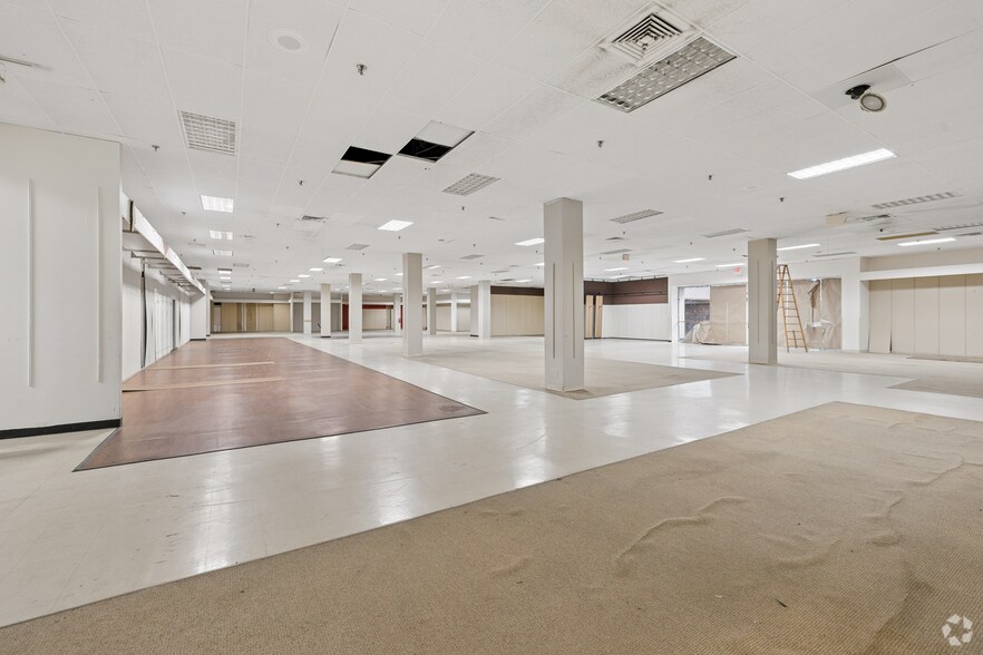 More Photos Of 4600 S Medford Dr, Lufkin General Retail For Sale