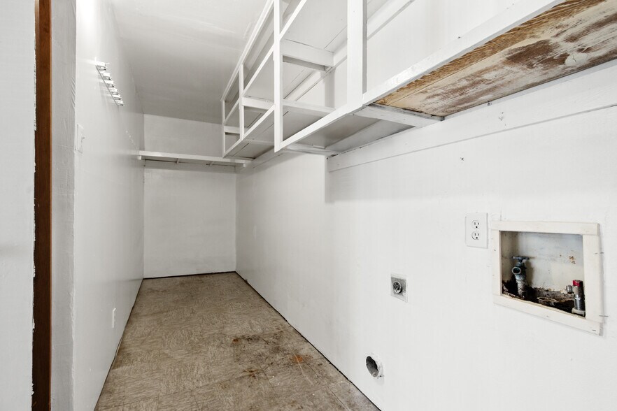 More Photos Of 215 Jasanda Way, Mesquite Specialty For Sale