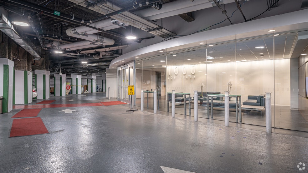 More Photos Of 1000 Louisiana St, Houston Office For Lease