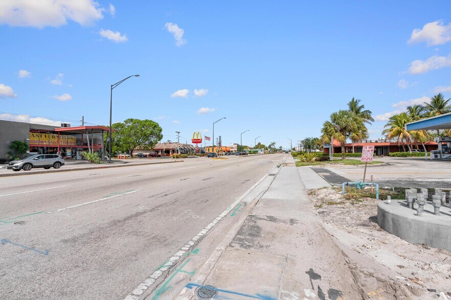 More Photos Of 1500 E Commercial Blvd, Fort Lauderdale Freestanding For Lease