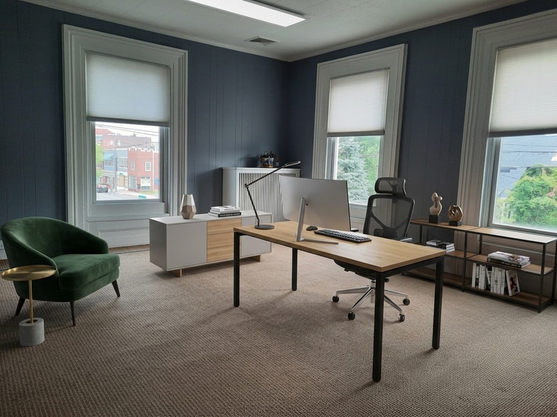 More Photos Of 206 Roanoke Ave, Riverhead Office For Lease