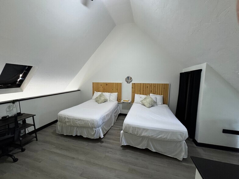 More Photos Of 961 MA-28, South Yarmouth Hospitality For Sale