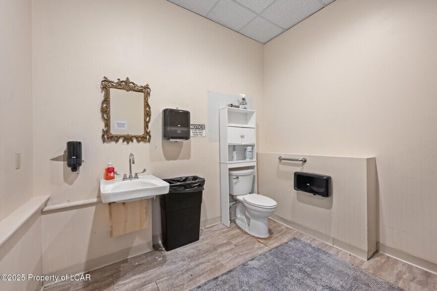 More Photos Of 222 Wyoming Ave, Scranton Movie Theatre For Sale