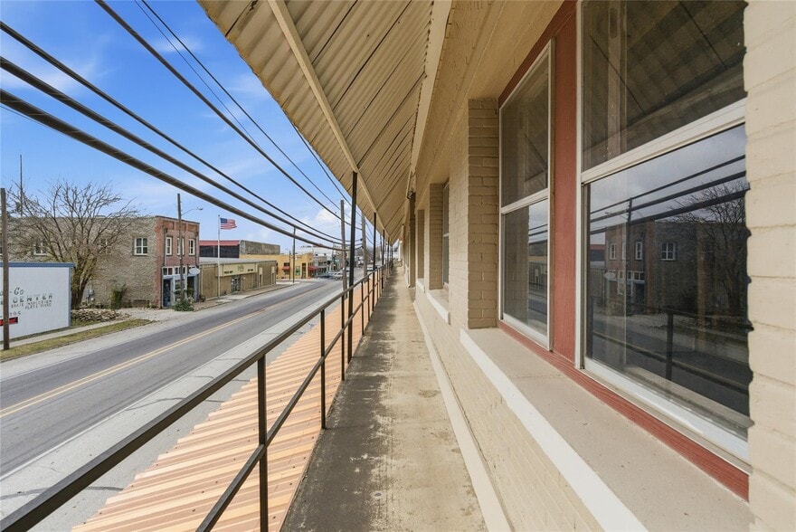 More Photos Of 226 E Blackjack St, Dublin Storefront Retail Residential For Sale