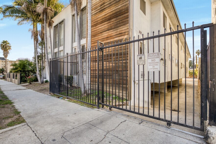 More Photos Of 537 S Gramercy Pl, Los Angeles Apartments For Sale