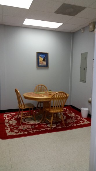 More Photos Of 4582 Cumberland Rd, Fayetteville Freestanding For Lease