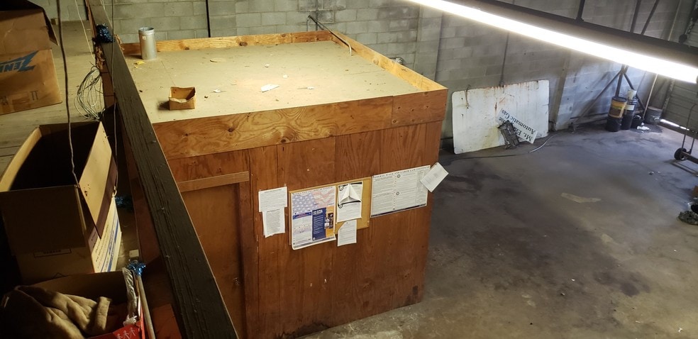 More Photos Of 148 Ed Wall St, Tenaha Showroom For Sale