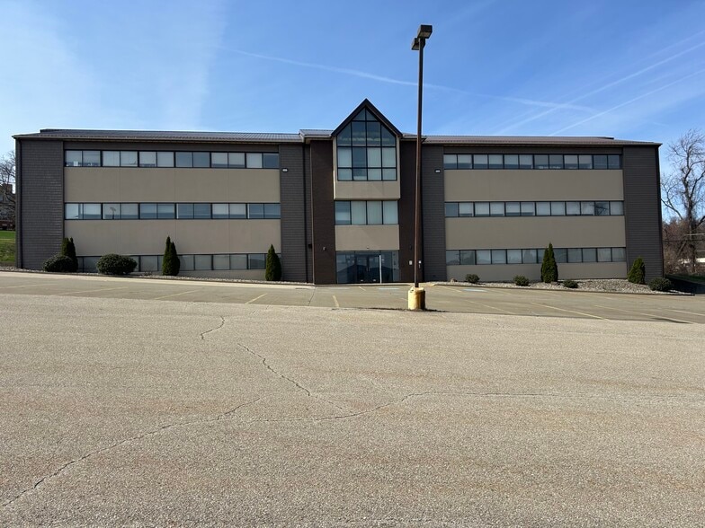 Primary Photo Of 20 Highland Park Dr, Uniontown Medical For Sale