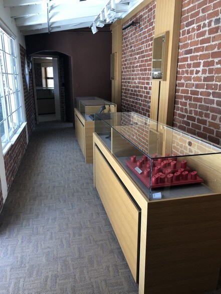 More Photos Of 1025-1126 Westwood Blvd, Los Angeles Unknown For Lease