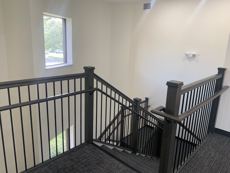 More Photos Of 7061 Corporate Way, Centerville Office For Lease