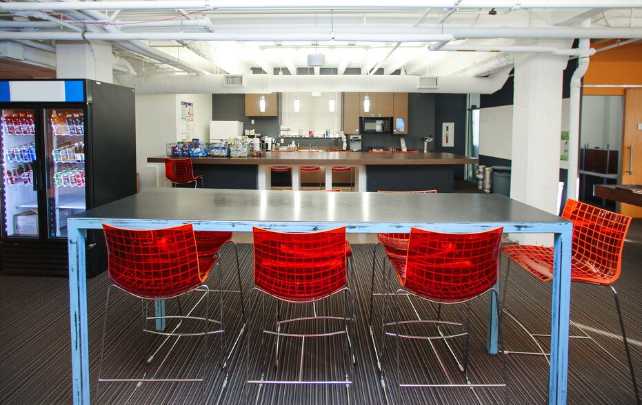More Photos Of 16-24 N Meridian St, Indianapolis Office For Lease