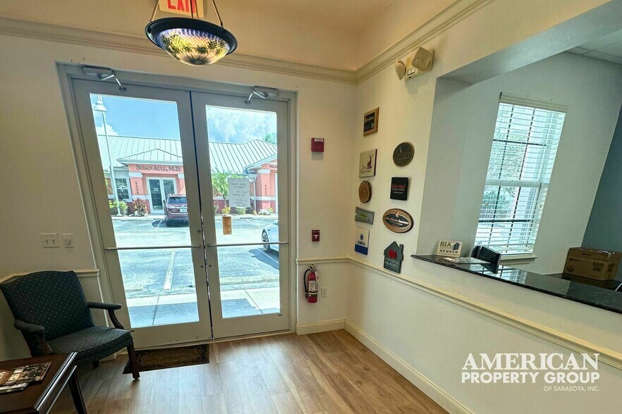 More Photos Of 5672-5674 Marquesas Cir, Sarasota Medical For Sale