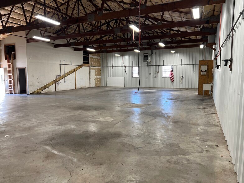 More Photos Of 3250 W Sunshine St, Springfield Restaurant For Lease