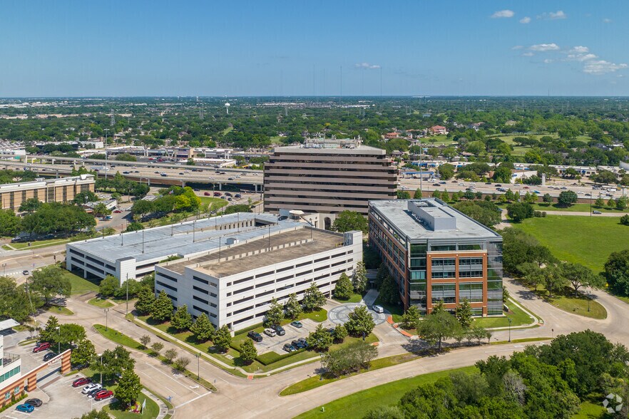 More Photos Of 3 Sugar Creek Center Blvd, Sugar Land Office For Lease