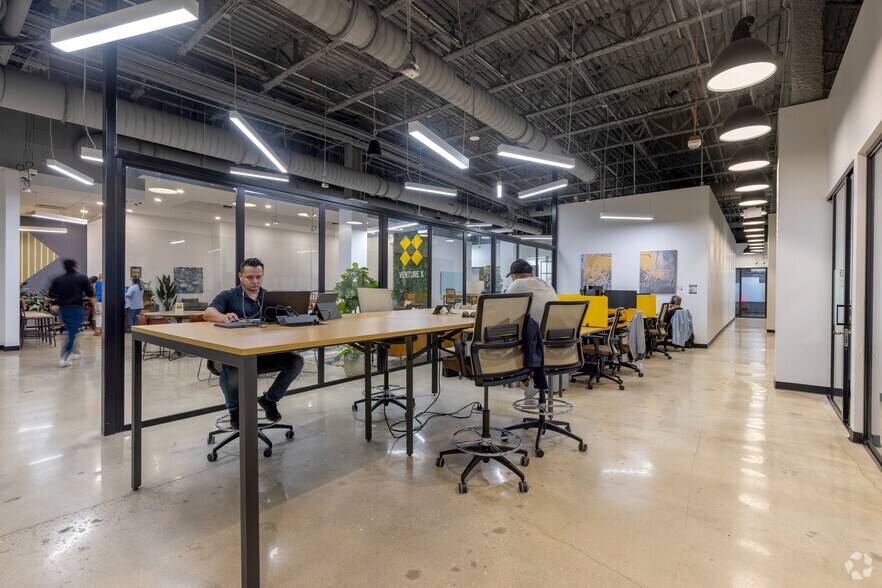 More Photos Of 700 S Rosemary Ave, West Palm Beach Coworking Space