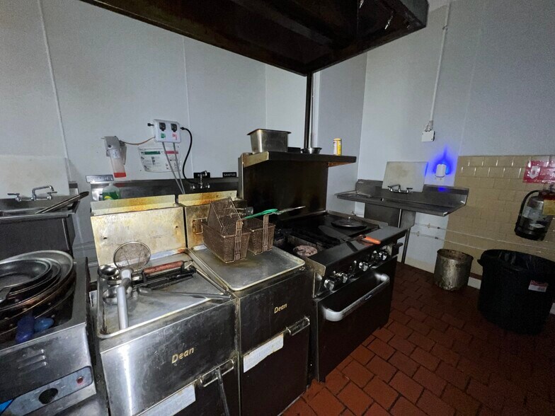 More Photos Of 2845 Mountain Industrial Blvd, Tucker Restaurant For Lease