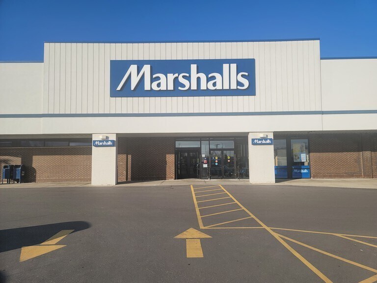 More Photos Of 5910-5960 75th St, Kenosha Unknown For Lease