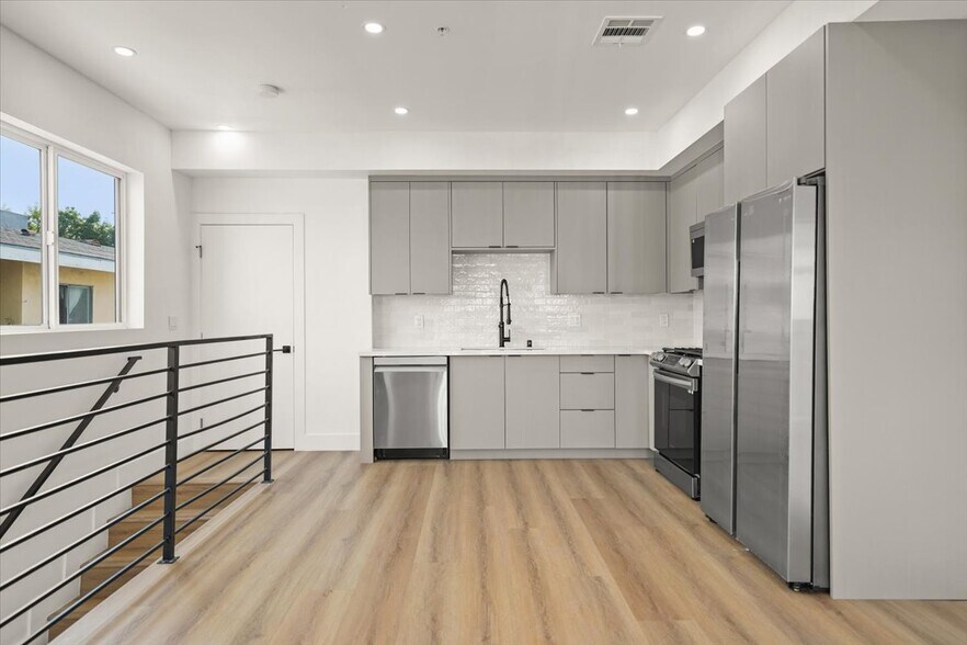 More Photos Of 910 Hudson ave, Los Angeles Apartments For Sale